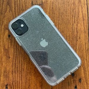 iPhone 11 otterbox symmetry